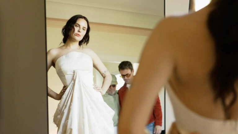 Демі Мур і Брюс Вілліс: донька вийшла заміж у Balenciaga, створеній 712 годин.