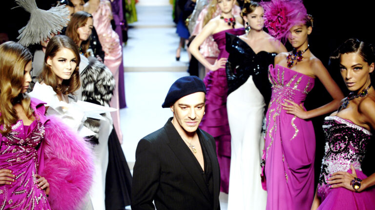 Met Gala 2027: Институт костюма чествует Джона Гальяно.