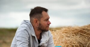 Один у пустці: як виглядає місто, що його купив і відбудував чоловік (фото)