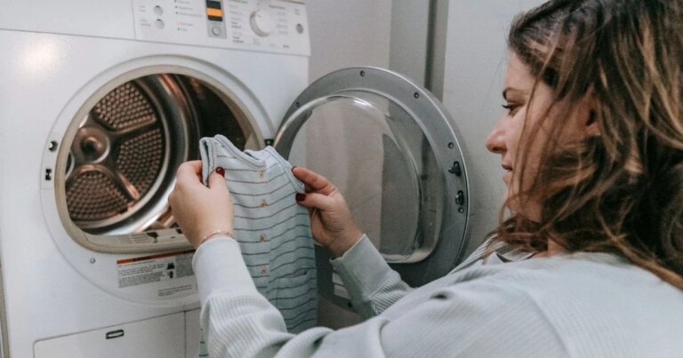 Перепрана залежність: коли ваш одяг потребує відпочинку, а не прання