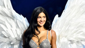 Кайлі Дженнер – новий ангел Victoria’s Secret у найдорожчому Fantasy Bra.